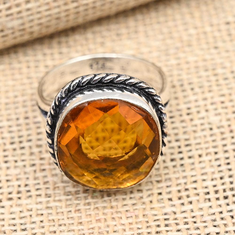 Wunderschöner handgefertigter Ringschmuck aus 925er Sterlingsilber mit Honigtopas-Edelstein