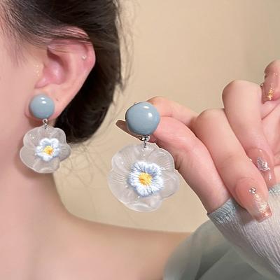 Resin Flower Pendant Earrings Mori Sweet Small Fresh Earrings Simple Fashion Niche Versatile Earrings Women