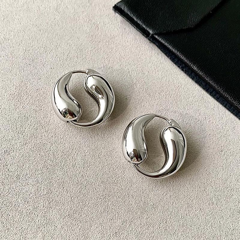Unusual Solid Stainless Steel  Yin Yang Huggie Hoop Earrings for Women Chunky Statement Taiji Thick Ear Hoops Trend
