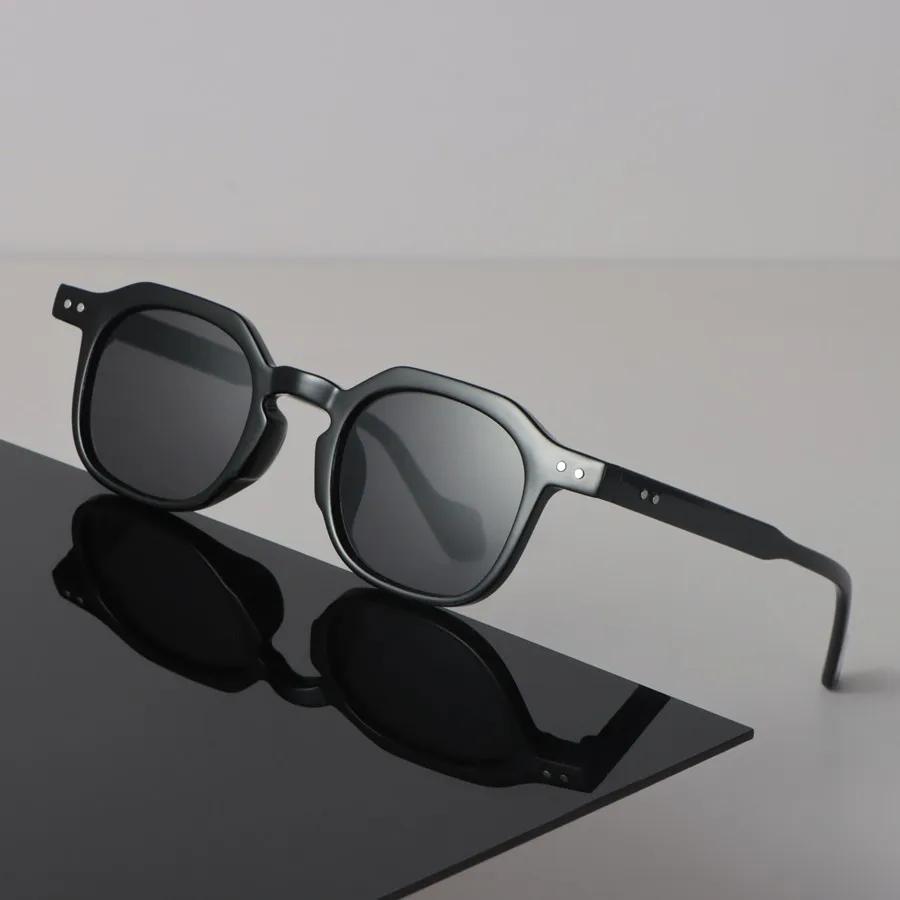 Designer Square Sunglasses Women Men Vintage Black Sun Glasses Fashion Personality Eyewear Mirror Lens Sexy Brand