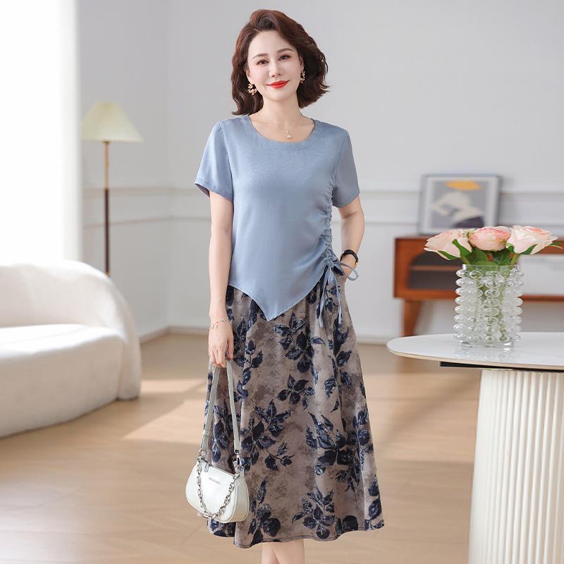 

Summer Two-Piece Set for Mature Women: Stylish Short-Sleeve Top and Skirt Dress 3XL [Recommended 115-130 lbs]