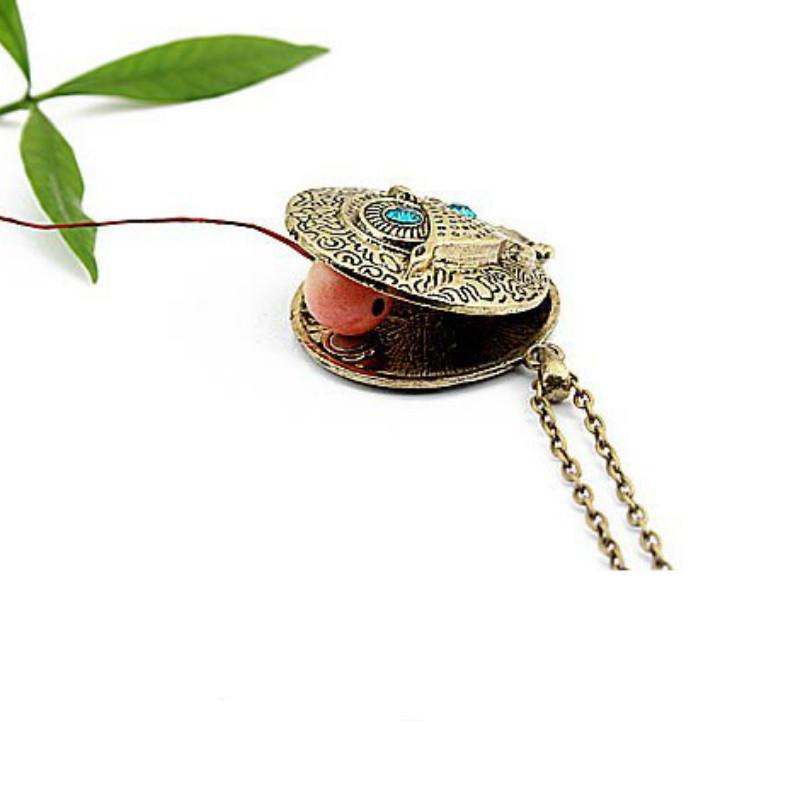 Women Blue Eyes Necklace Vintage Owl Long Necklace Phase Box Sweater Chain Jewelry