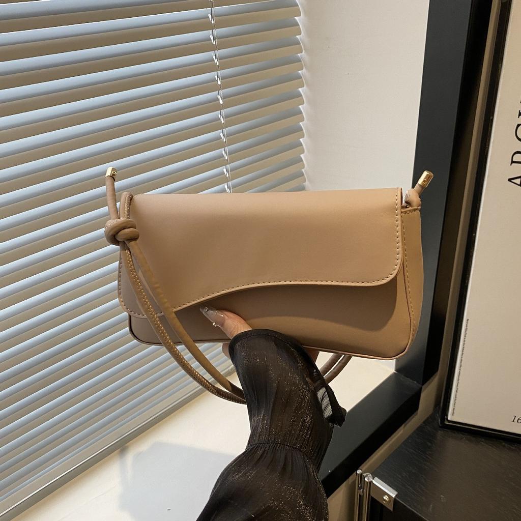 2025 New Fashionable Solid Color Casual Versatile Simple Shoulder Bag Underarm Bag Beautiful Temperament Daily Commuter Women's Bag