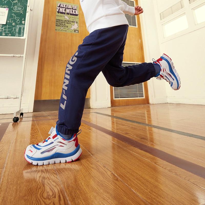 Li Ning Childrens Knob Version Non-Slip Shock Absorbing Running Shoes Kids Running Shoes White Blue Red YKNU090-7