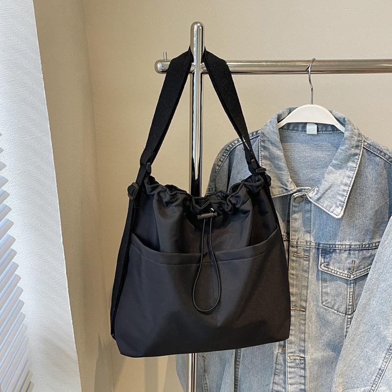 Crossbody Bag Street Simple Shoulder Commuter Bag Large Capacity 2025 New Korean Version Casual Beautiful Bucket Bag Women's Middle School