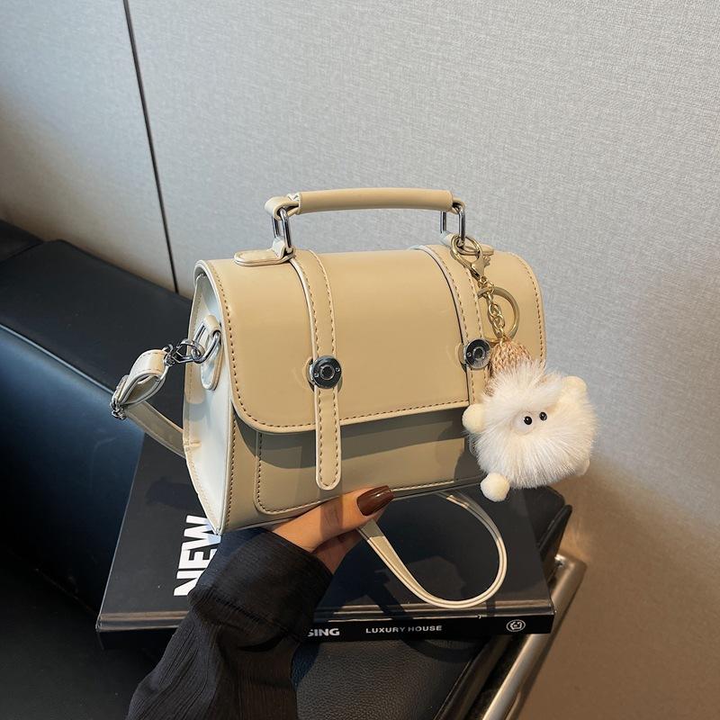 Super Fire Niche Bag Women's Spring and Summer 2025 New Fashion Korean Shoulder Messenger Bag High-end Portable Messenger Bag