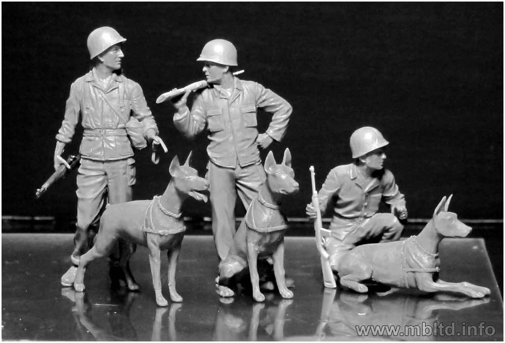 Master Box 1/35 Scale US Marine Corps (3 Figures) Pacific War Doberman Pinscher Plastic Model Kit MB35155