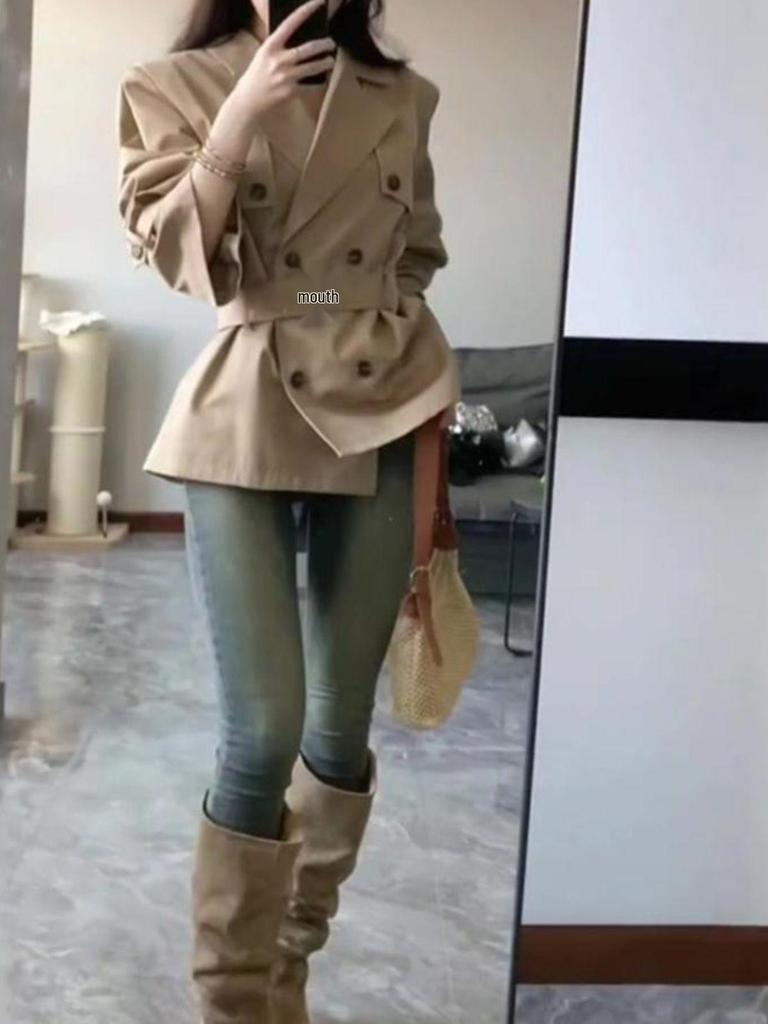 Trench da Donna Petite Khaki Francese - Cintura in Vita, Snellente, di Alta Gamma, Casual per l'Autunno.
