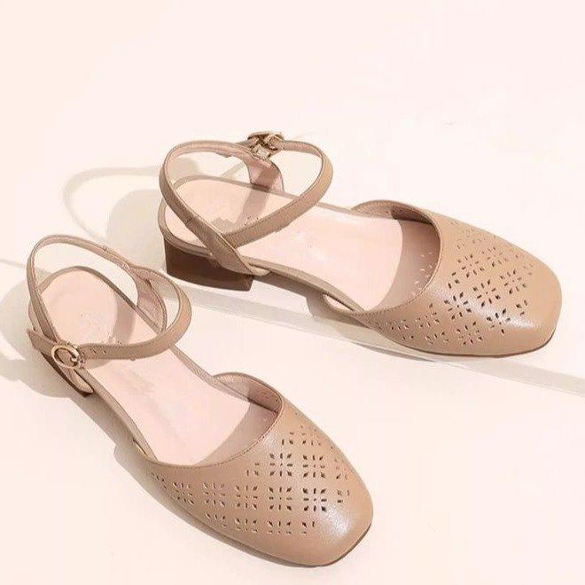 Hollow square head sandals women's 2025 summer new breathable bag head women's shoes thick heel middle heel one word buckle single shoes tide