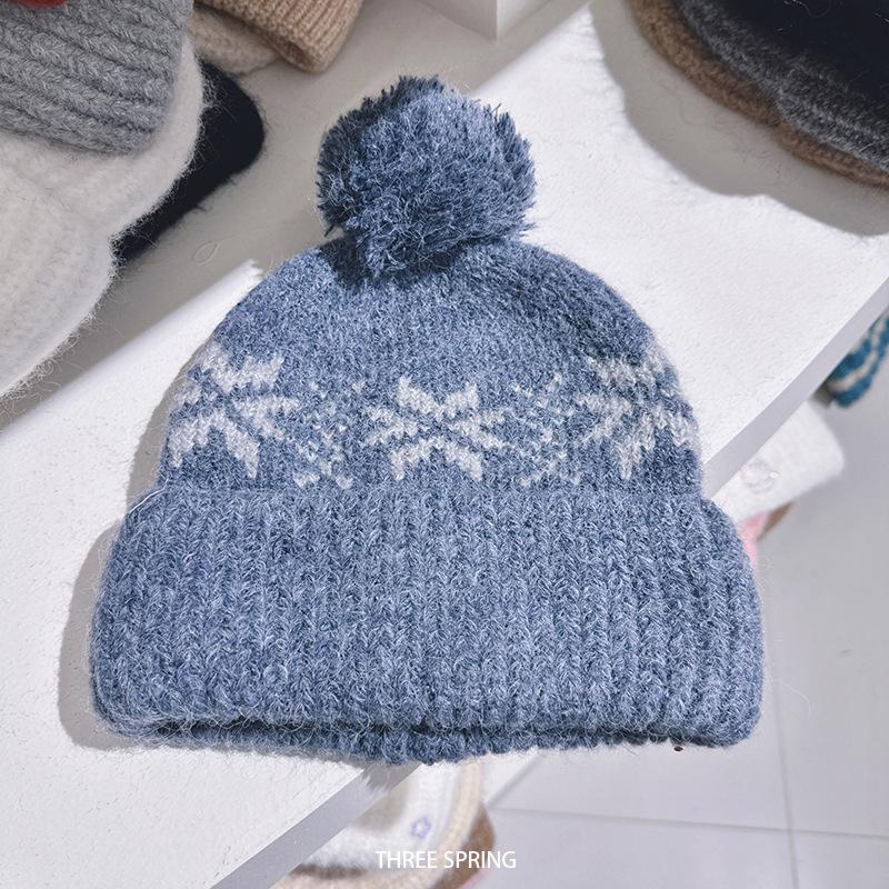 Autumn and winter new jacquard hairball knitted hat women's big head circumference small wool hat