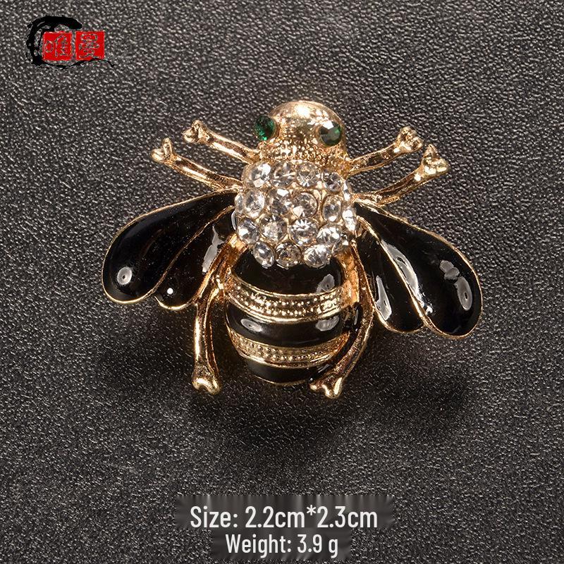 

Перламутровая брошь: Элегантная брошь-булавка для костюмов и свитеров-ципао, защита от оголения, изысканный нишевый аксессуар для девушек