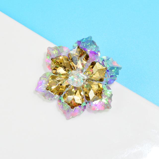 New Crystal Flower Brooches For Women Handmade Shining Sparking Pin 10 Colors Available Dress Coat Accessories