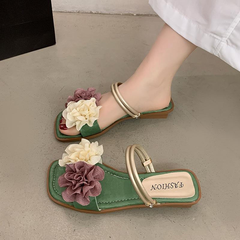 2025 spring and summer new sandals women's fashion flat slippers niche design sense casual one-word shoes