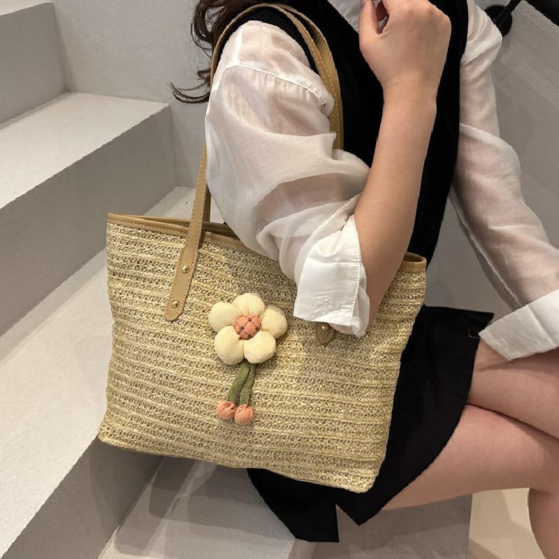 Simple Flower Decoration Large Capacity Women Casual Grass Woven Bag For Everyday Travel