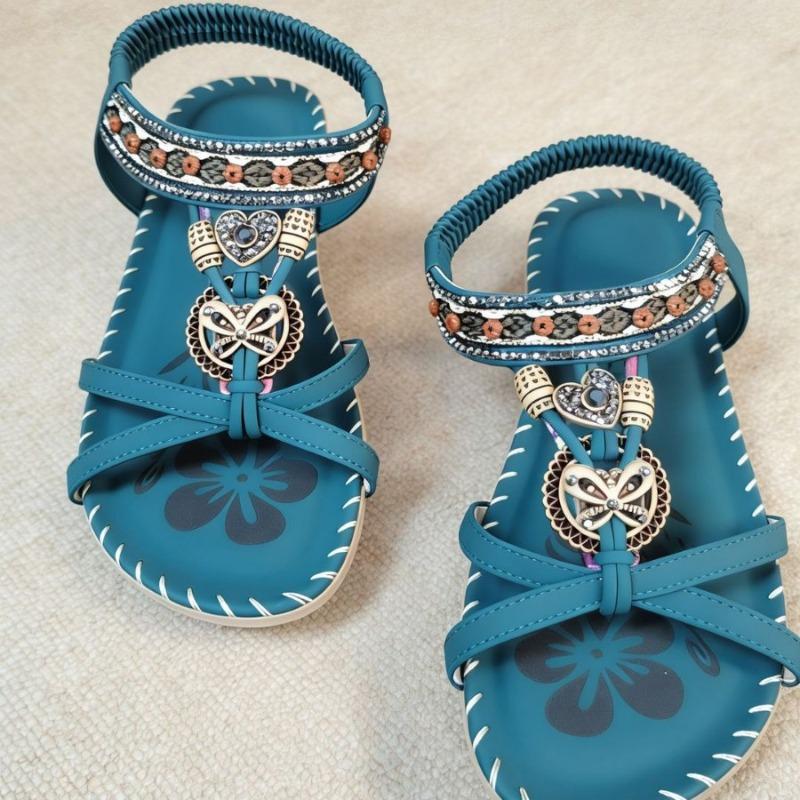 Spring new large-size flat-bottomed flower rhinestone sandals open-toe beach sandals
