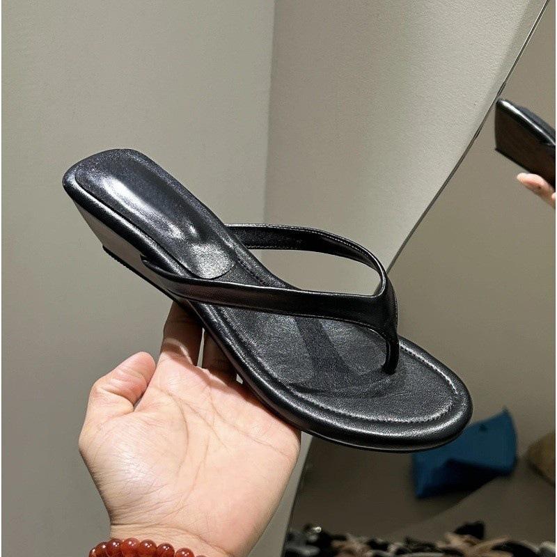 Minimalist style toe slope heel flip-flops women's outerwear 2025 summer versatile with skirt round head suede cool slippers