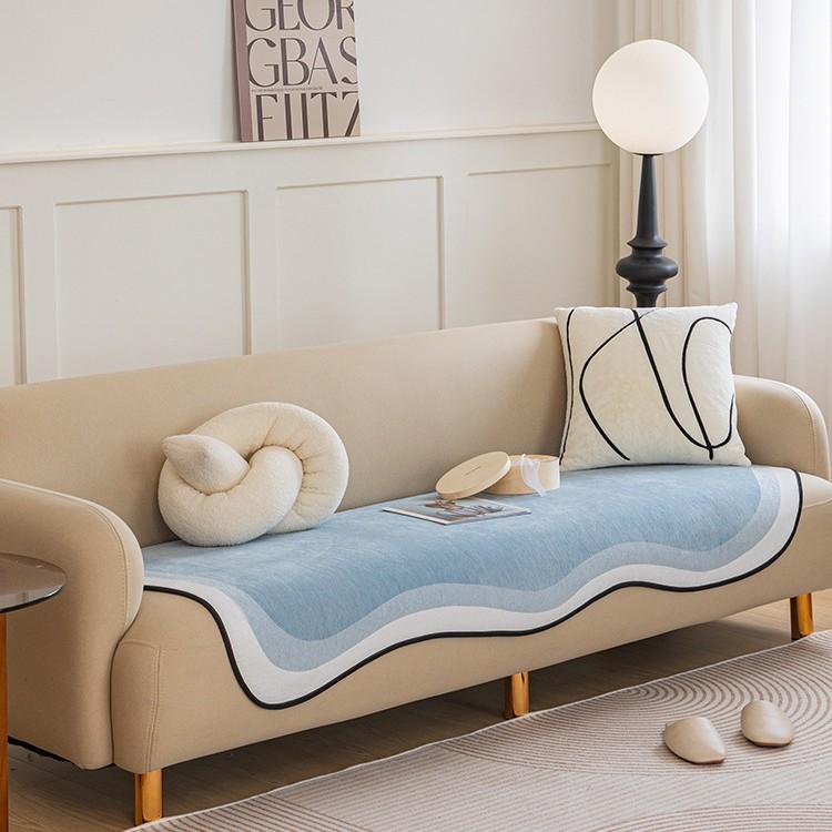 

Cream Snow Neil Special-Shaped Sofa Cover, Simple Four-Season Universal Non-Slip Sofa Cushion, Light Luxury Anti-Cat Scratch Cover 70*70cm