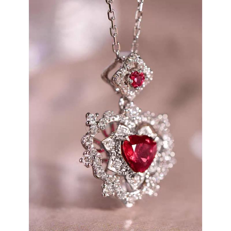 Luxurious Pigeon Blood Ruby Heart Vintage Necklace - Elegant Heart-Shaped Pendant with Collarbone Chain