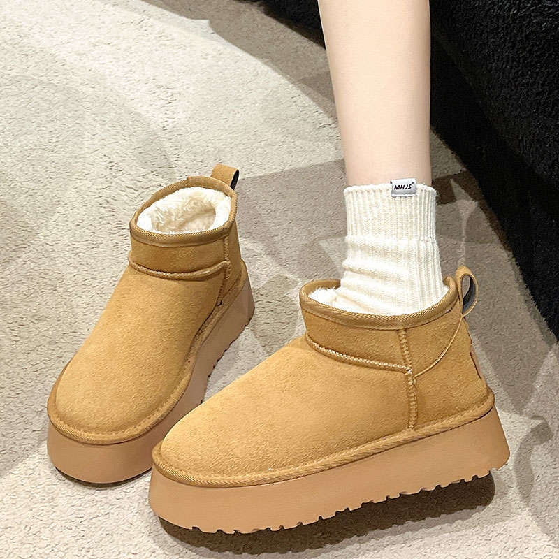 Black snow boots women's fleece thickened 2025 new platform muffin fashion and naked short boots bread cotton shoes tide