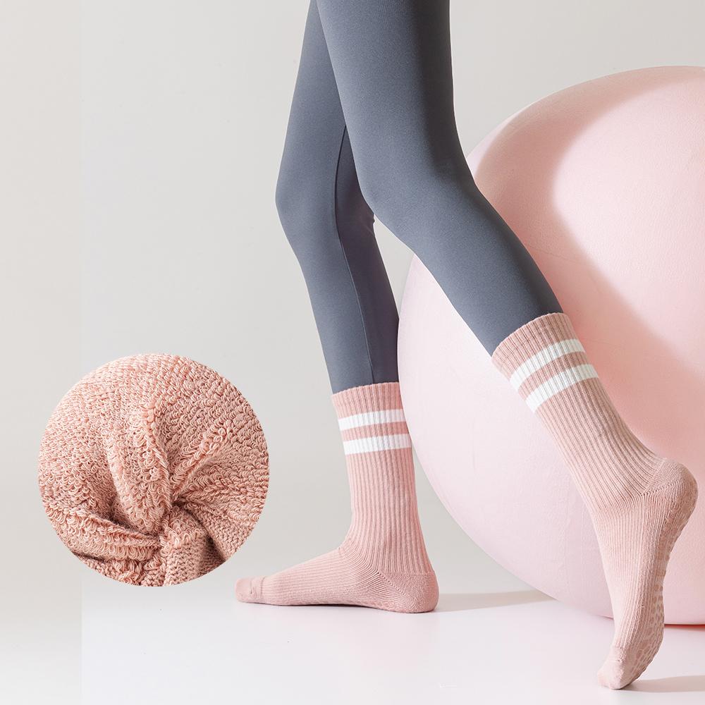 Seamless Custom Logo Grip Barre Trampoline Socks Ankle Pilates Non Slip Yoga Socks Lulu Compression Cotton Tube Terry Crew Socks