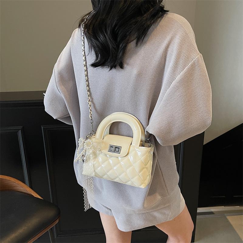 Premium trendy diamond chain bag women's 2025 new spring and summer fashion handbag commuter shoulder messenger bag