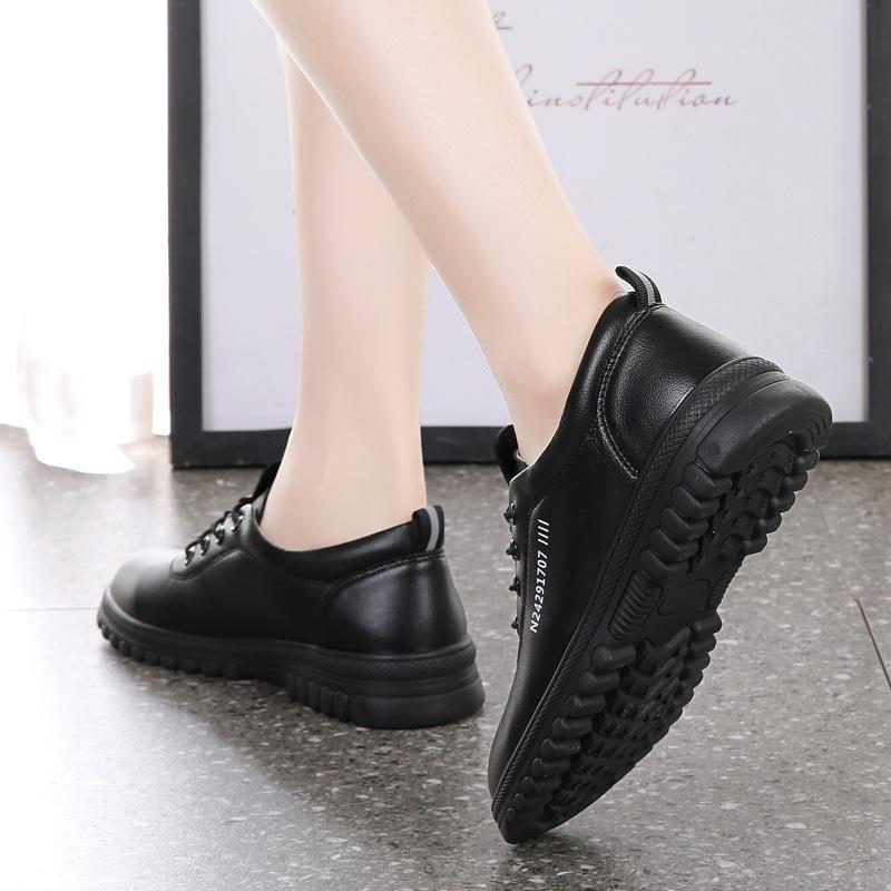 Flat bottom non-slip mother casual shoes spring and autumn models leather not tired feet single shoes comfortable travel