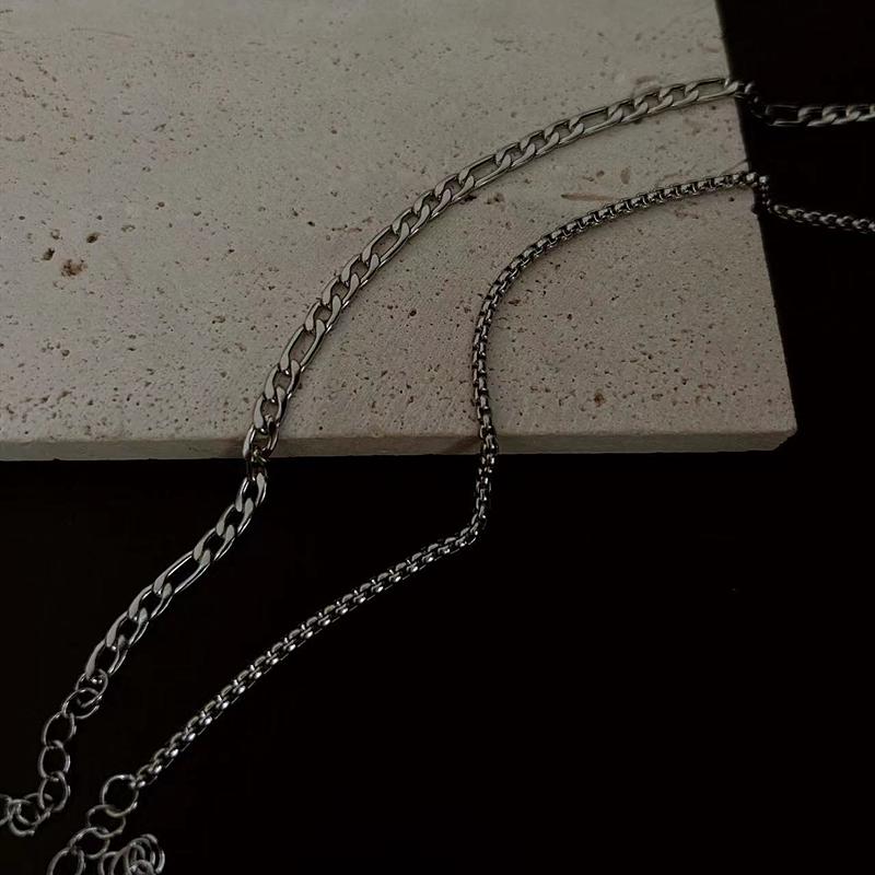 Sada 2 ks pánského řetízkového náramku z nerezové oceli Jednoduchý náramek z kovu stříbrné barvy pro volný čas