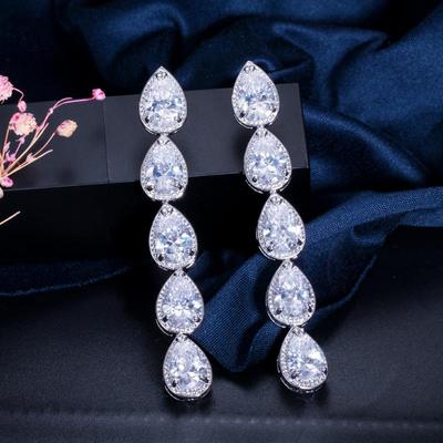 WWJ Splendidi orecchini pendenti lunghi con zirconi d'acqua pendenti per donna