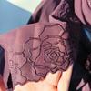 Sciarpa da Donna in Chiffon Monocolore con Grande Ricamo Floreale – Versatile Sciarpa di Seta & Protezione Solare