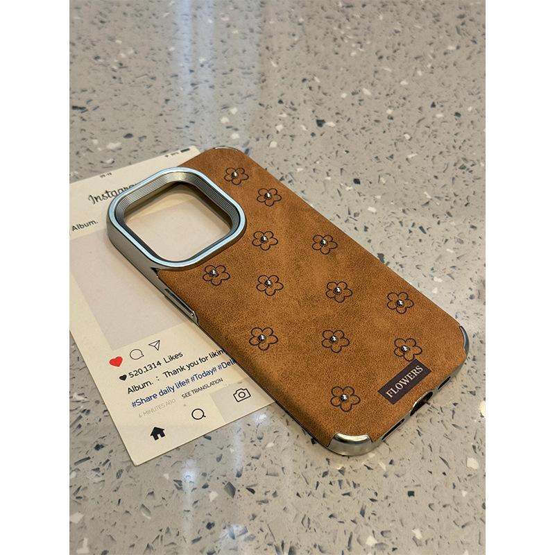 Autumn and Winter Brown Leather Three Dimensional Flowers Suitable for Apple 16promax Mobile Phone Case IPhone 14 Anti Fall 13 11