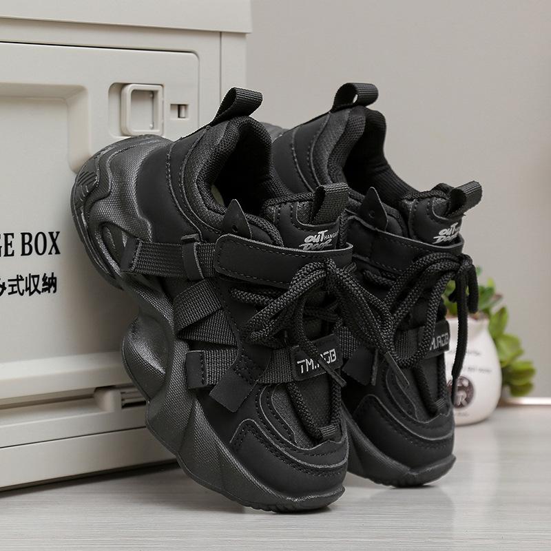 

Кожаные кроссовки для девочек на шнуровке 2025 осень новые детские для среднего и старшего возраста детские кроссовки на мягкой подошве одинарная обувь для мальчиков тренд 25 чёрный