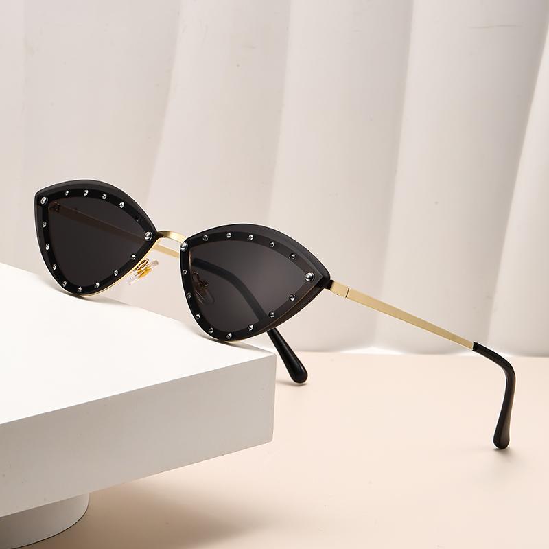 New Cat Eyes Sunglasses Luxury Brand Design Retro Colored Women Sun Glasses Holiday Camping Beach Party Uv400 Decoration Glasses