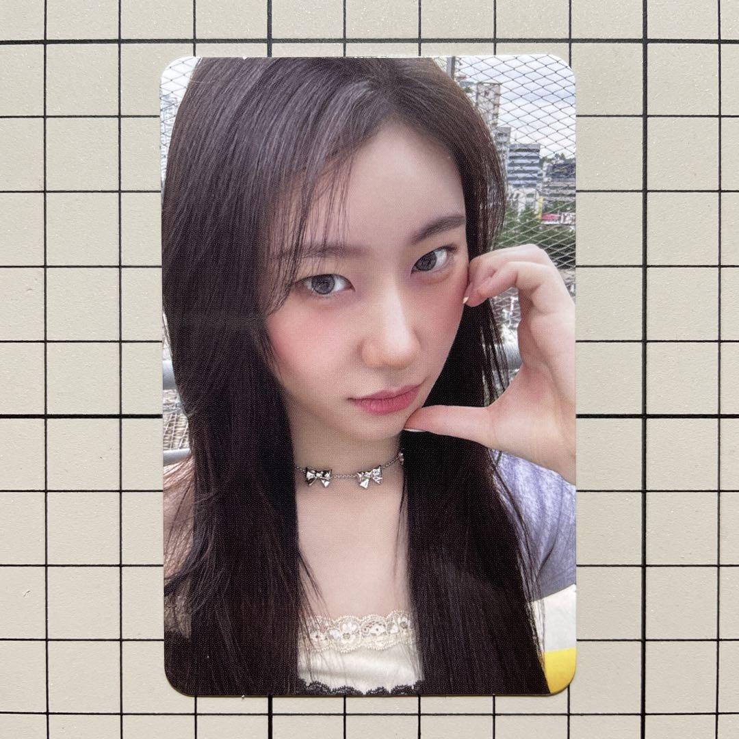 

[USED] ITZY GOLD target US exclusive Chaeryeong trading card