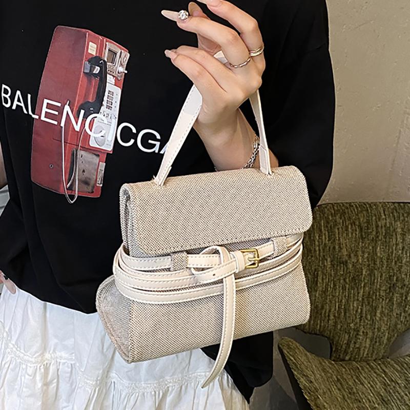 Large Capacity Lady Flap Handbag Fashion Vintage Korean Style Strap Shoulder Bag Cloth Niche Design Retro Bucket Bag Autumn