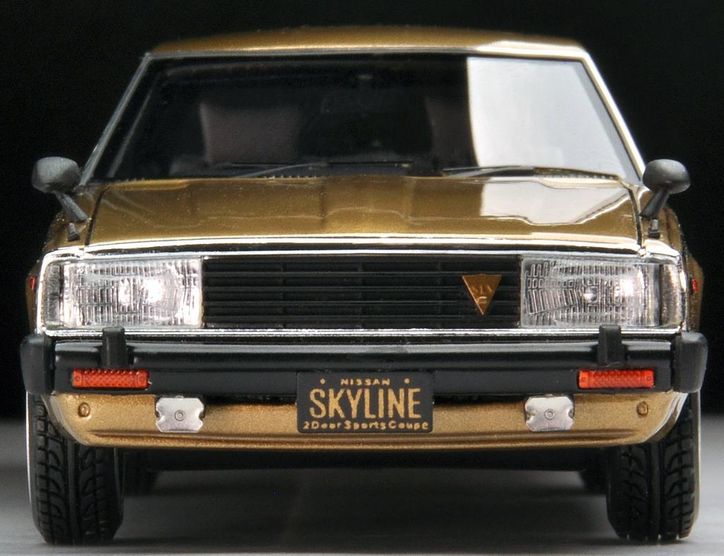 Ignition Model × TOMYTEC 143 T-IG4307 Nissan Skyline 2000GT-ES Golden Car Finished Product