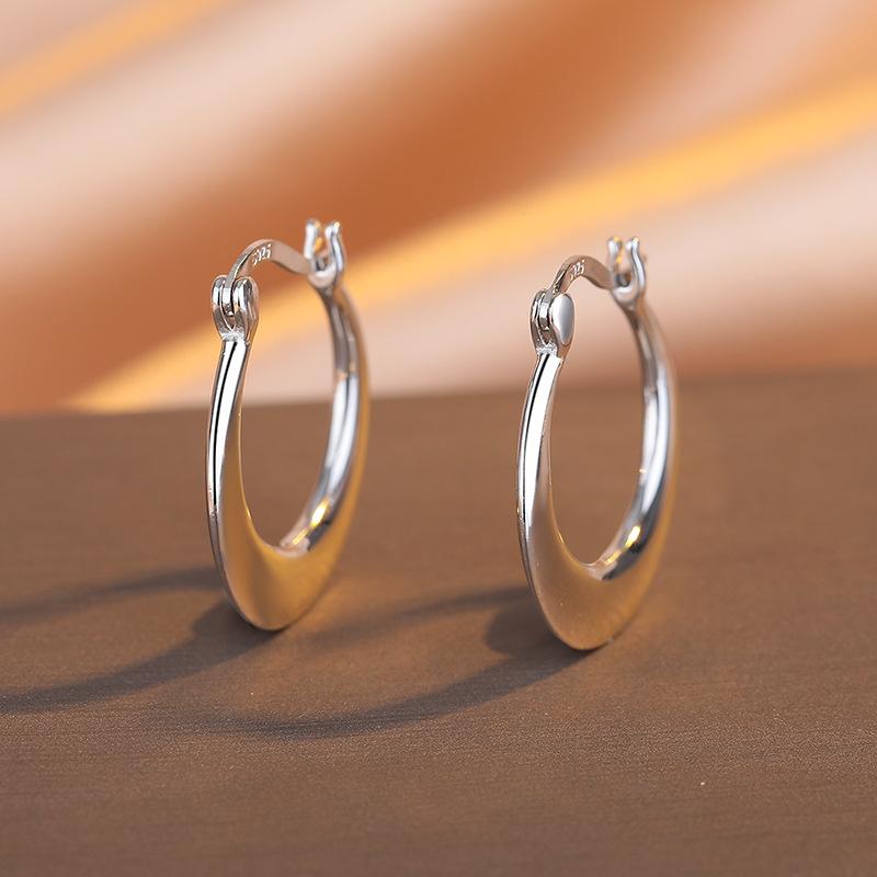 

French Temperament Texture Earrings, Women S Large Circles, High-End Niche Design, Minimalist Oval Solid Earrings платиновый