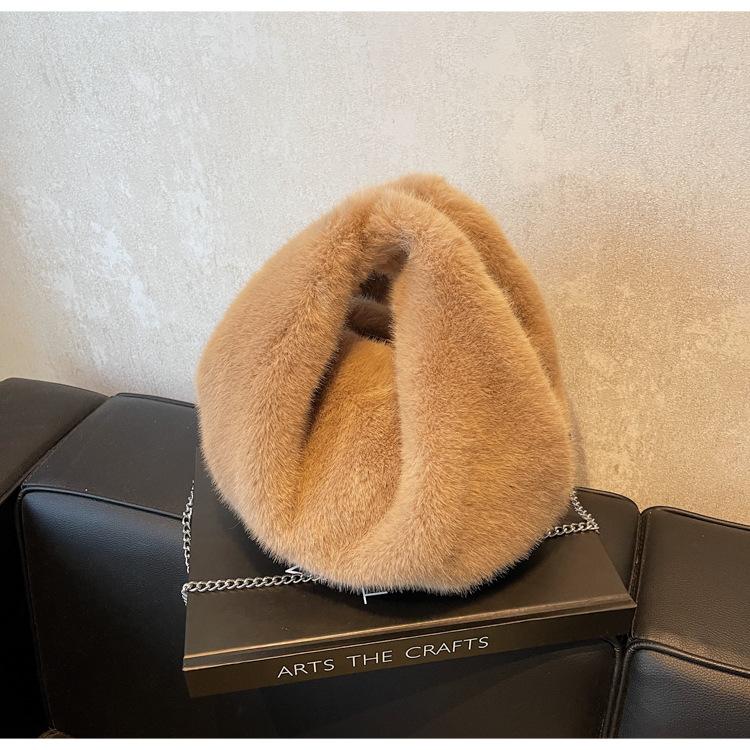 

Плюшева жіноча сумка великої місткості 2024, нова осінь і зима, ніша через плече, портативна пухнаста приміська сумка для пельменів хакі