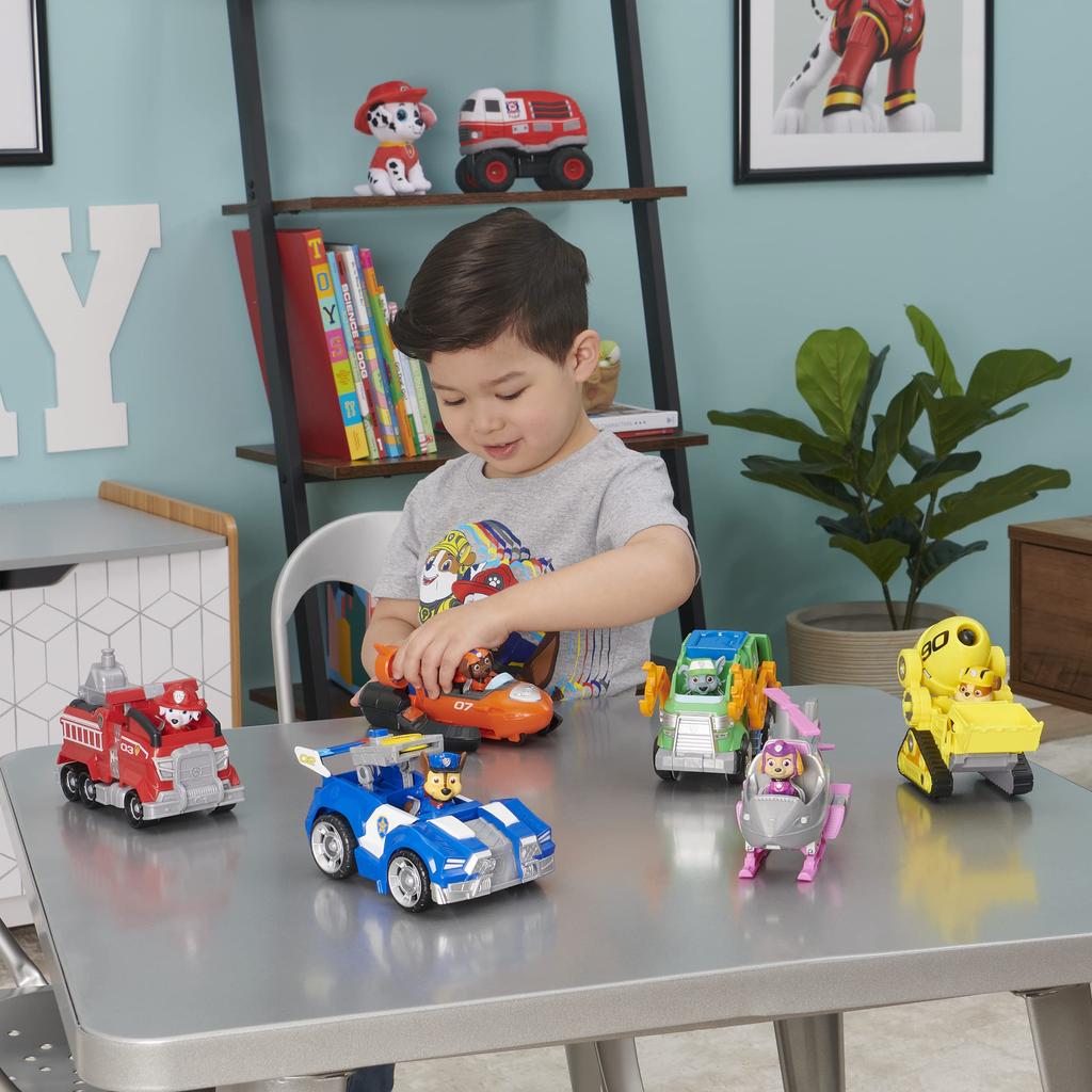 Paw Patrol Marshall's Deluxe Movie Transforming Fire Engine Toy Car with Collectible Action Figure, Toy for Kids Ages 3 and Up