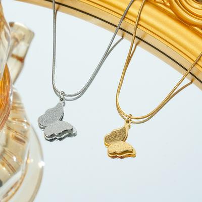Ciondolo Farfalla Satinata Collana alla Moda Versatile