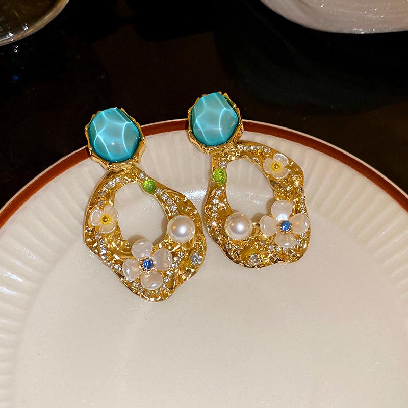 Silver Needle Diamond-Inlaid Acrylic Tassel Earrings: Luxurious Ethnic Style Studs for Women