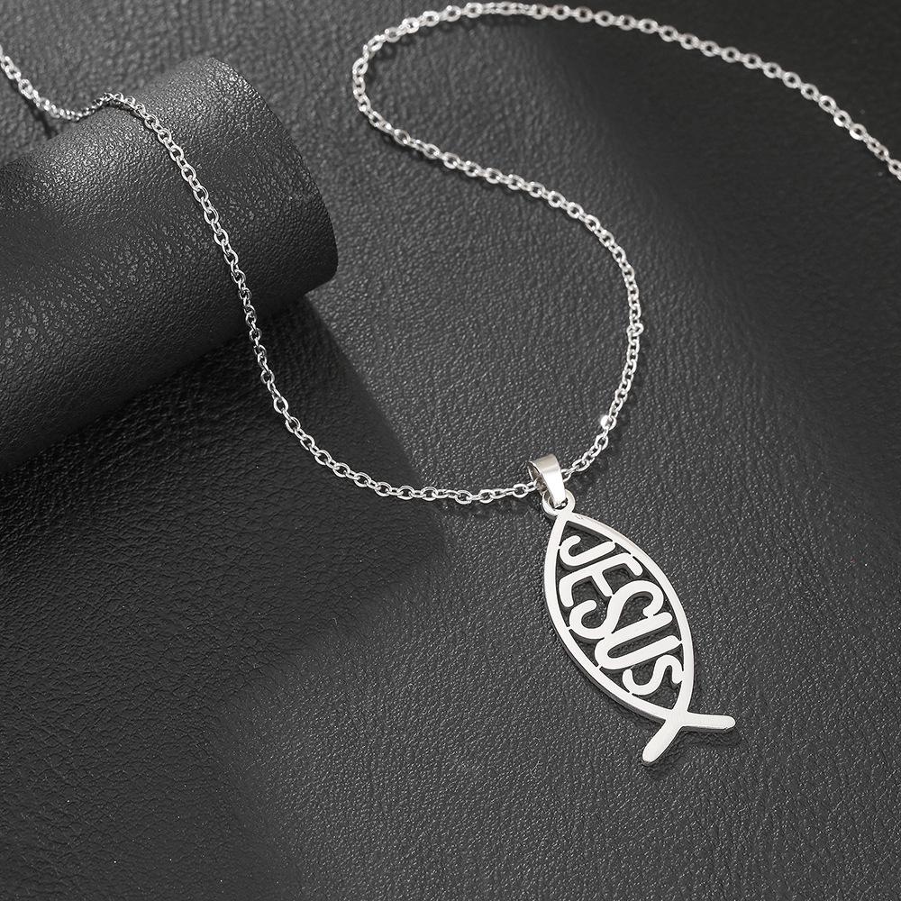 

Gold Plated 304 Stainless Steel Clavicle Chain Necklace with Prayer Pendant