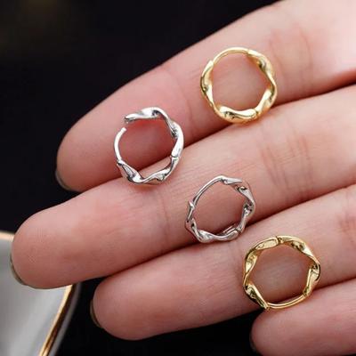 Boucles d'oreilles torsadées coréennes en argent 925 Simple tempérament Exquis Femme Bijoux sexy Cadeau