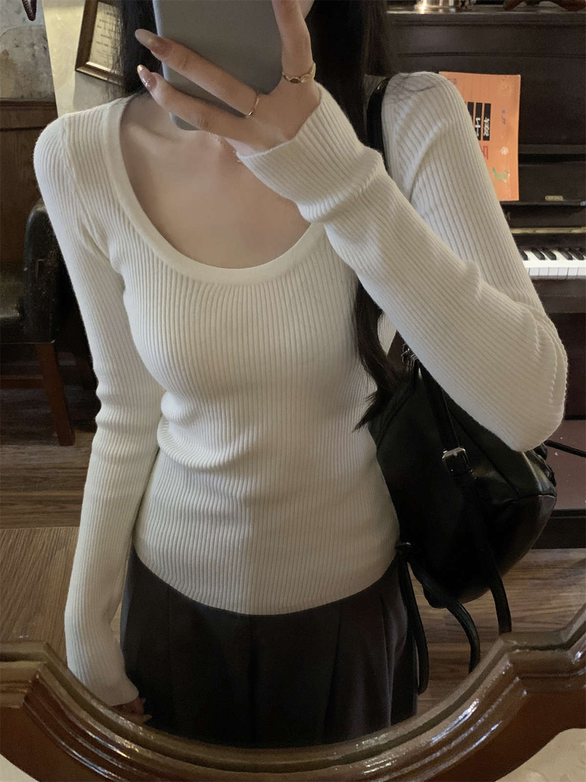 

Skinny Spice Girl U-Neck Front Shoulder Knitted Bottom Shirt Women s Spring Slim Skinny Inner Top Soft Waxy Long Sleeve Sweater L абрикосовый