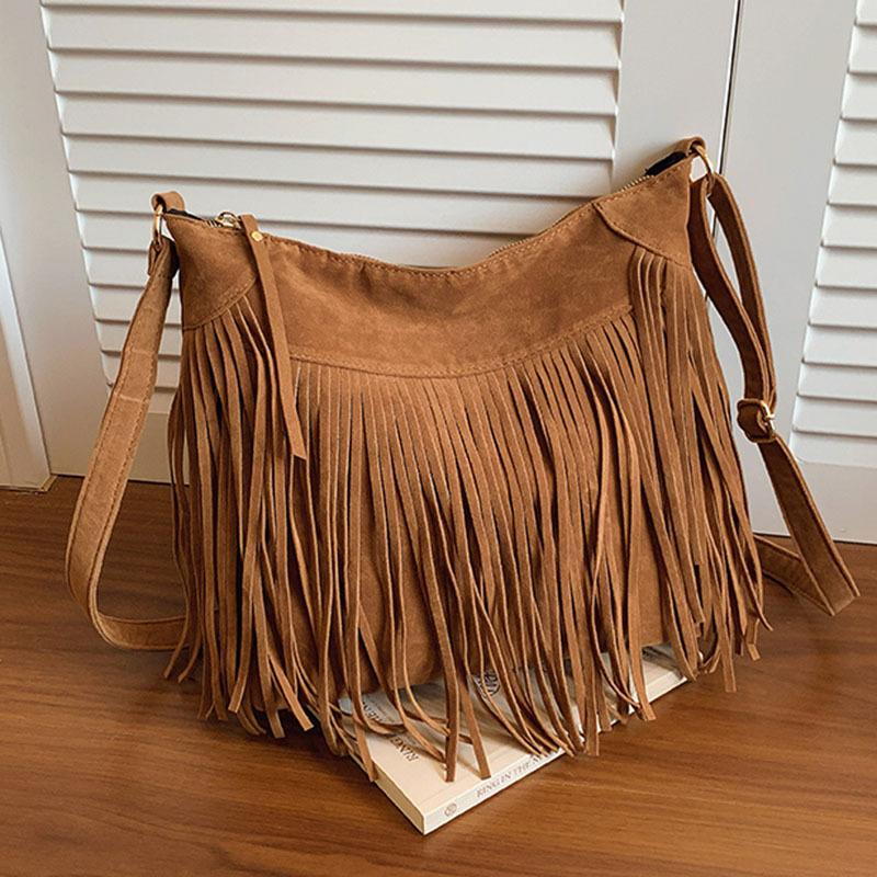 

Frosted retro bag women s large-capacity new autumn and winter shoulder messenger bag fringed commute коричневый