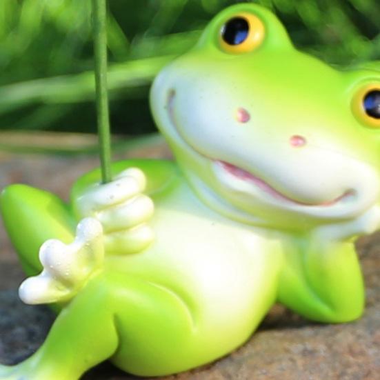 Frog Ornament Lying Frog Small Resin Figurine with Leaf Umbrella Sun-Proof