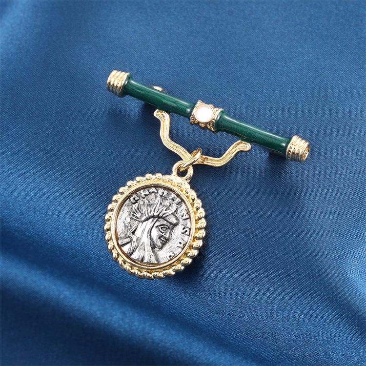 2024 Baroque Retro Brooch: Elegant French Pin for Men's and Women's Suits and Accessories