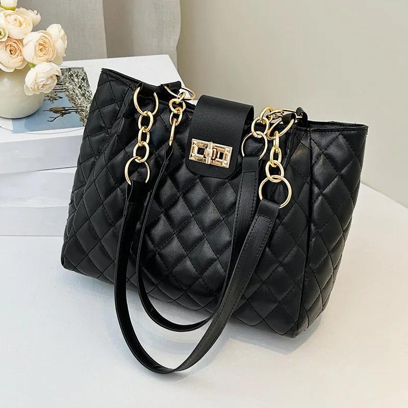 Chic Hand Straw Woven Tote Bag Stylish Women Handbag Shoulder Bag with Chain Leather Shoulder Strap Fashi Shopping Travel Bag