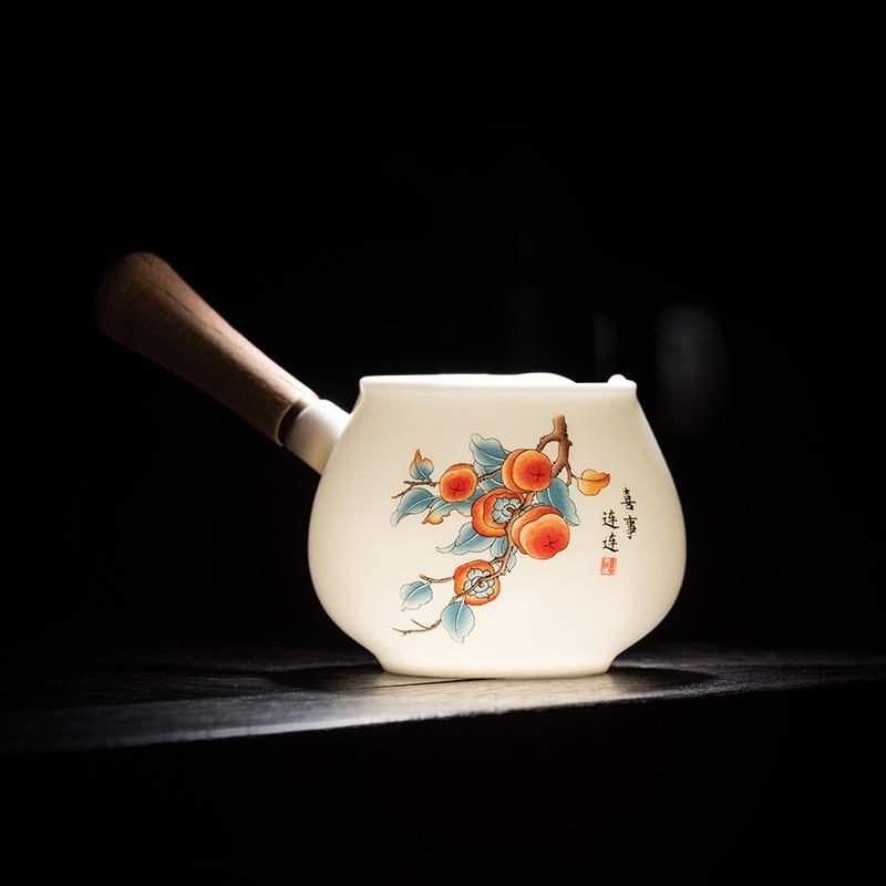 Tazza da fiera in porcellana bianca giada di sego manico laterale in legno massiccio tazza da fiera grande distributore di tè in ceramica dispositivo per versare il tè mare del tè