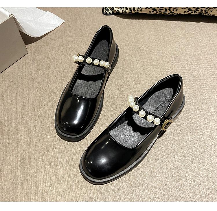 Fashion 2025 Girls Lolita Shoes Cosplay JK Uniform Footwear Woman Pearl Leather Belt Strap Flats Loafers Femme Mary Jeans Ballets Shoes
