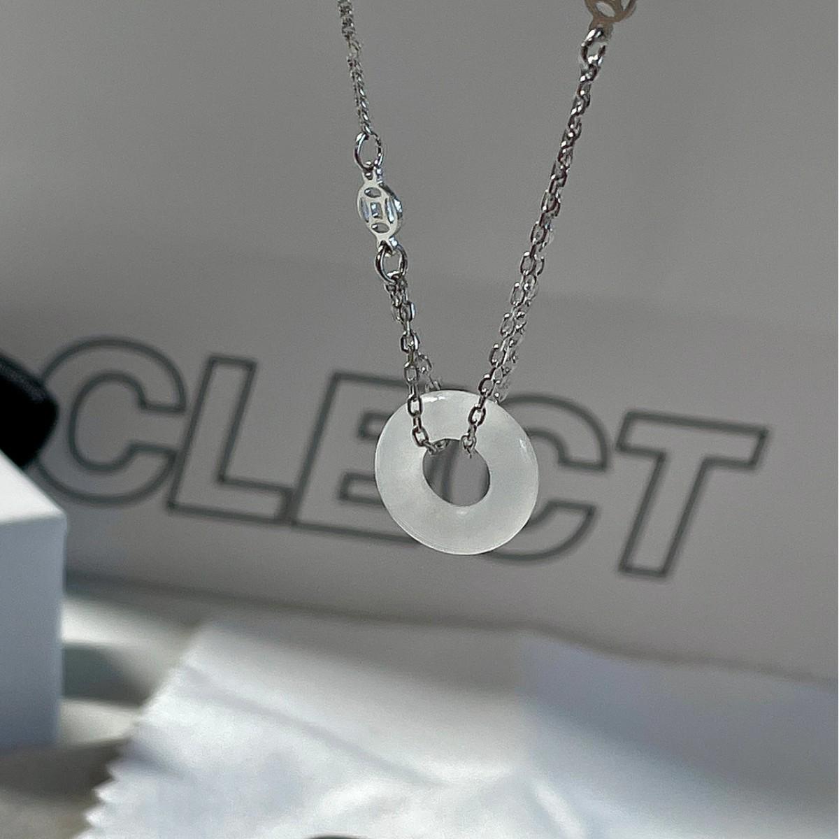 2025 Pi Xiu Pendant Clavicle Necklace: High-End, Light Luxury Design for Women
